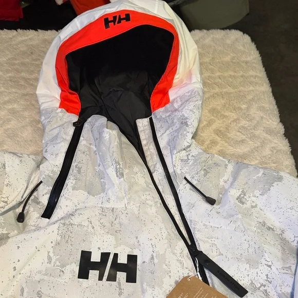 Helly Hansen womens POWERCHASER SNOW Camo Jacket with Orange Accents - Picture 3 of 4